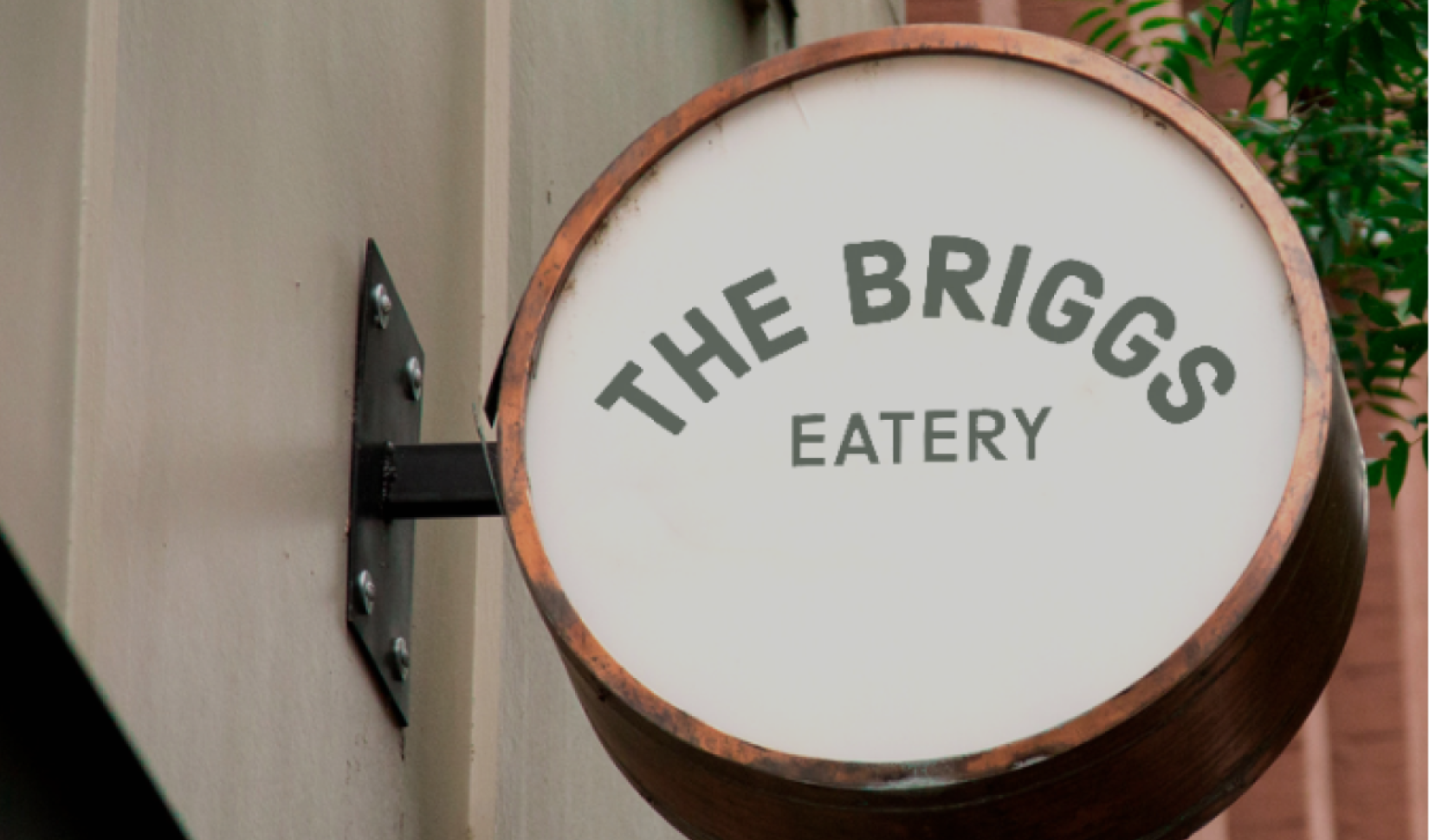 The Briggs Eatery logo